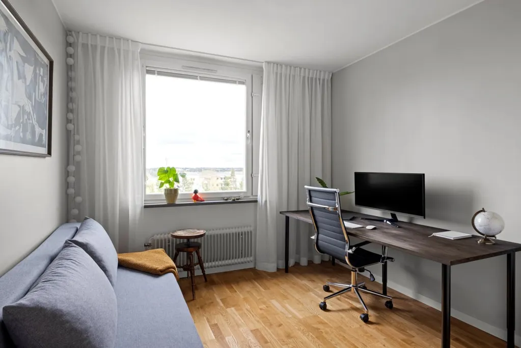 Office - Renovated Apartment with Balcony in Tyresö