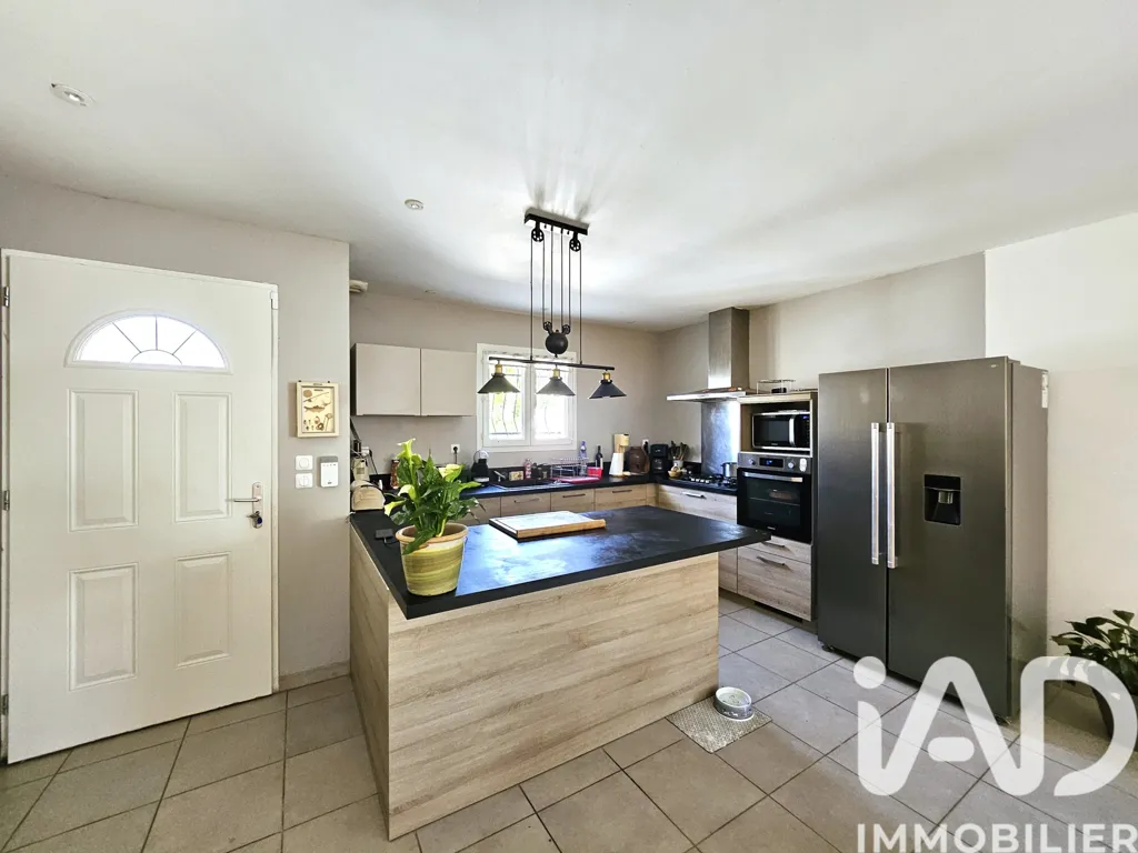 Cuisine - Maison avec Piscine et Jardin à Alignan-Du-Vent