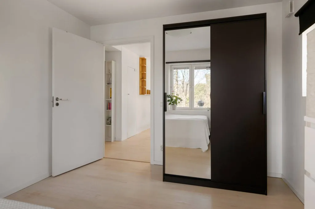 Toad - Spacious 2.5-Bedroom Flat with West-Facing Terrace in Hammarbyhöjden