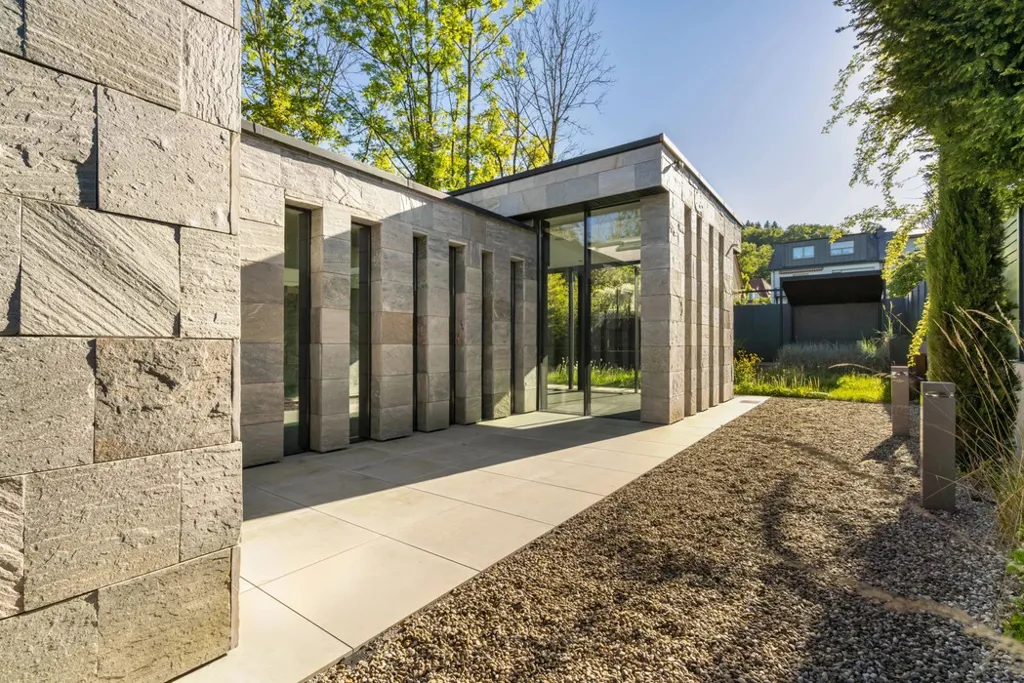 Jardin - Villa Luxueuse avec Piscine à Bereldange