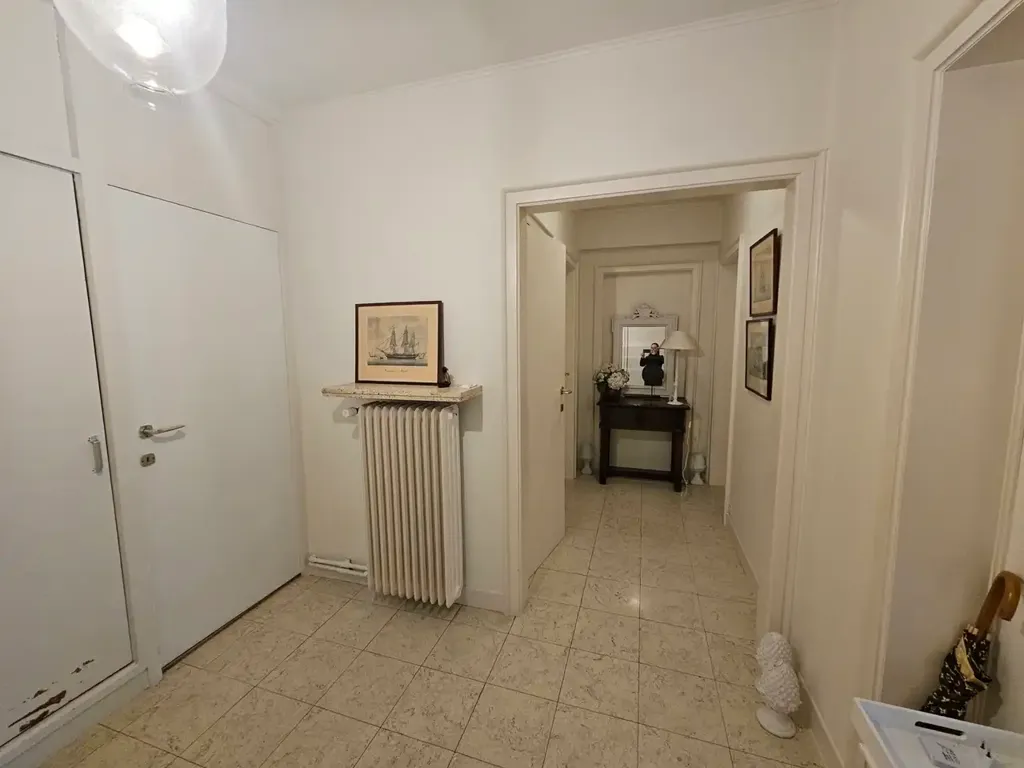 hallway_entrance