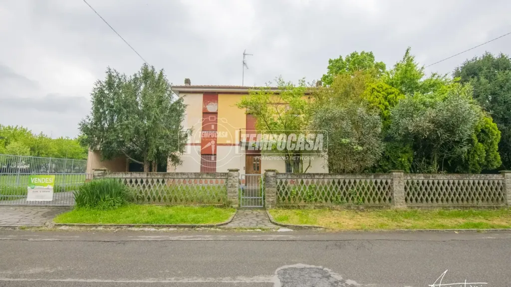 Välivaade - Independent House with Garden in Soliera