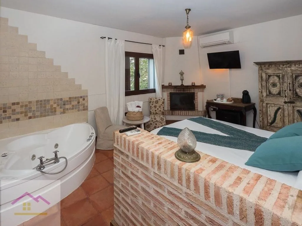 Salles de bain - Luxury Hotel with Lake View in Villar de Olalla