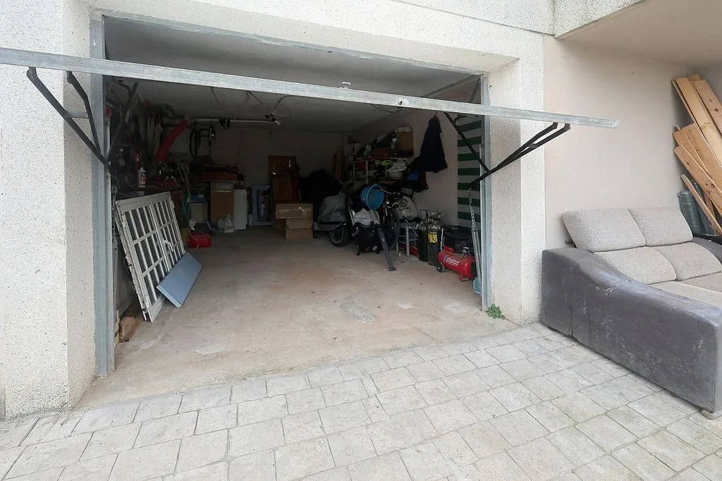 Garage - Chalet with Balcony View in Montroy