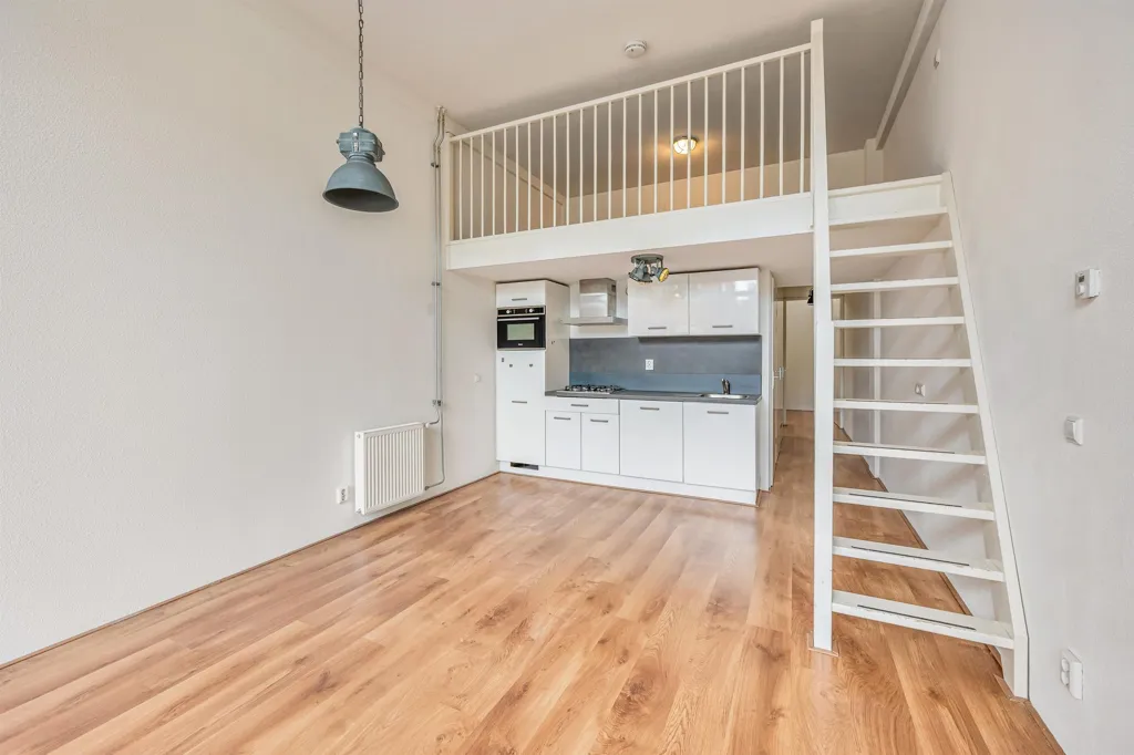 Elutuba - Modern Apartment with Large Windows in Oud-West