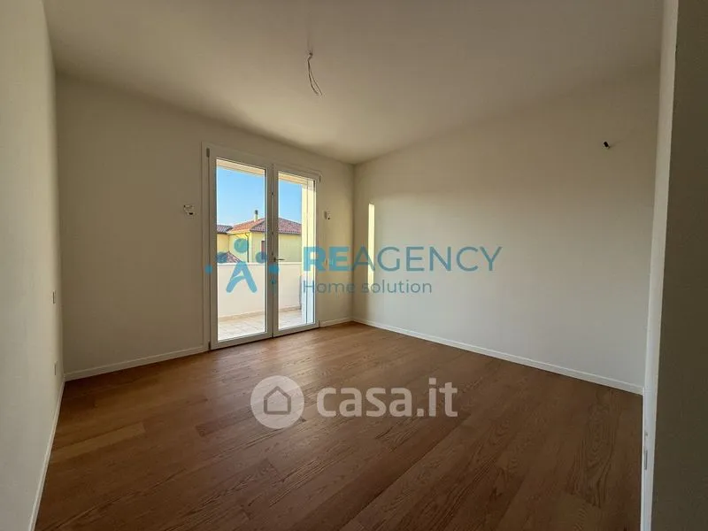 Pièces - Newly Built Triplex with Terrace in Creazzo