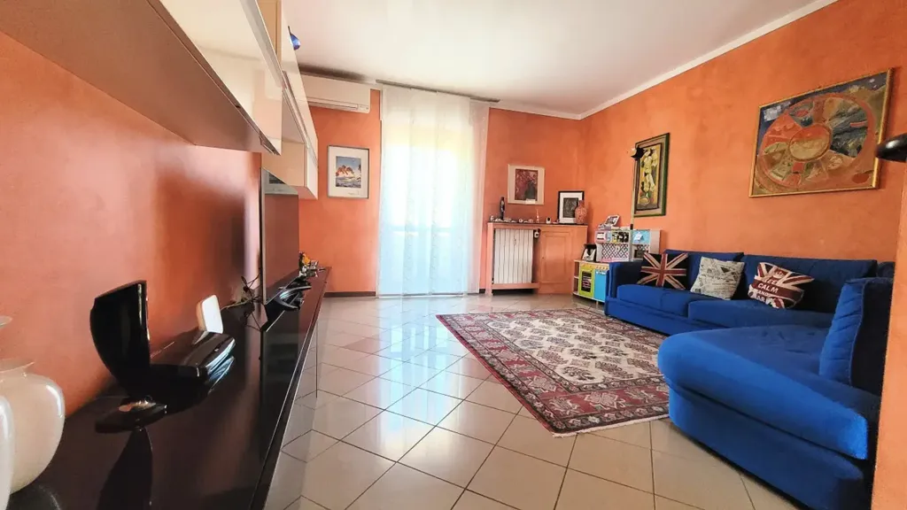 Séjour - Central Trilocale with Balcony in Bovezzo