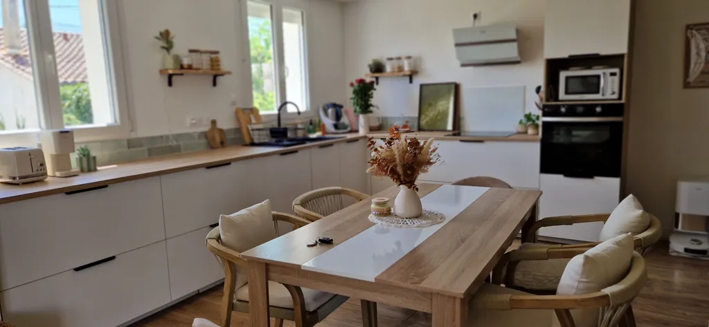 Söögituba - Renovated House with Studio in Lamarque