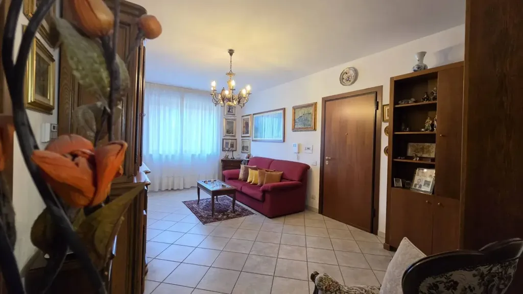 Living Room - Panoramic Apartment with Balcony in Asti
