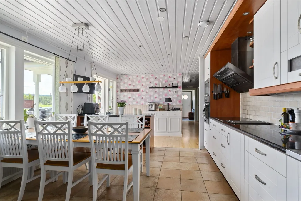 Salle à manger - One-Storey Villa with Pool in Lerdala