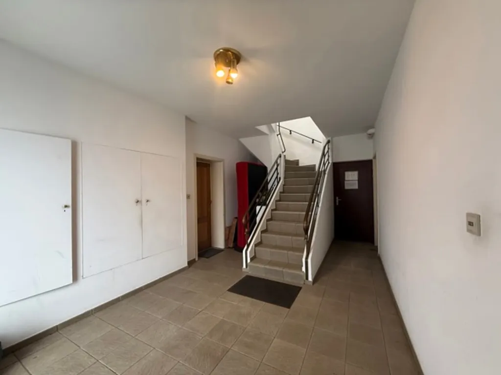 Pièces - Appartement 2 Chambres Lumineux à Marcinelle