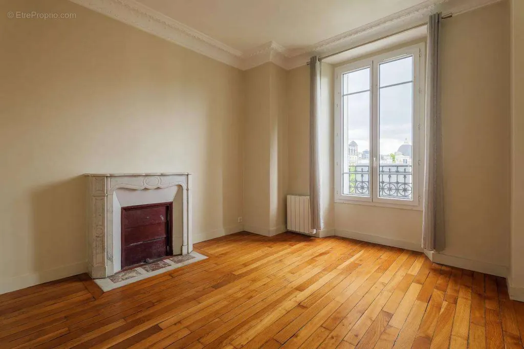 Elutuba - Haussmannian Flat with Garden View in Raincy