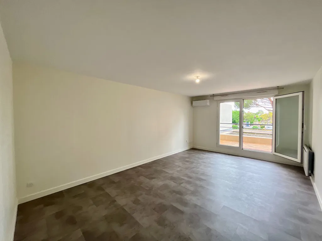 Rooms - Apartment with South-Facing Terrace in Blagnac
