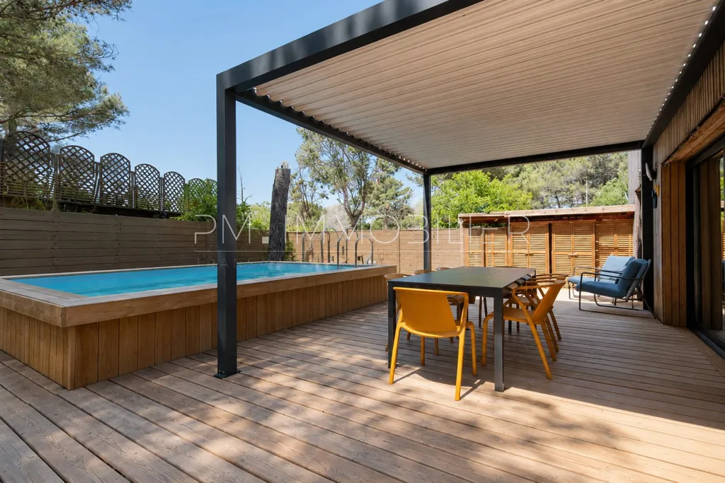 Piscine - Chalet Boisé avec Vue Mer au Castellet