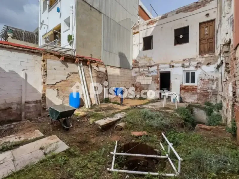 Giardino - Chalet with Urban Potential in Gavà