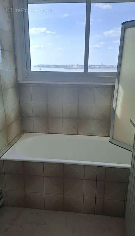 Vannitoad - Apartment with Sea View in St-Georges