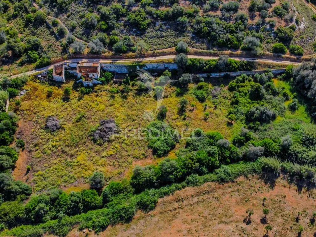 Õhuvaade - Ruined Property with Large Plot in Alcantarilha