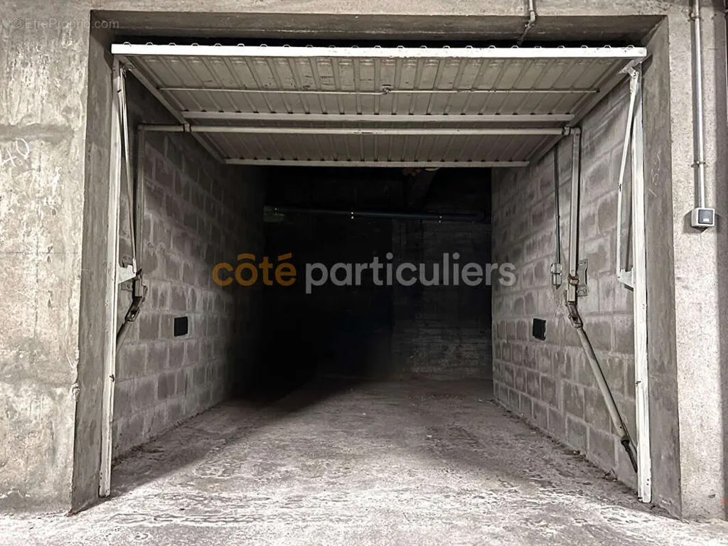 Garage - Secure Garage in Dunois, Orléans