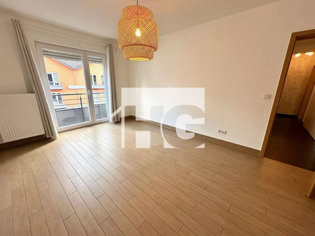 Magamistoad - 4-Bedroom Apartment with Attic in Eischen
