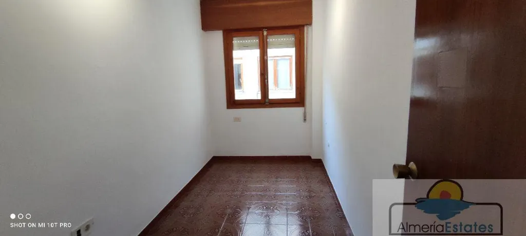 3 magamistoaga korter asukohas Almería