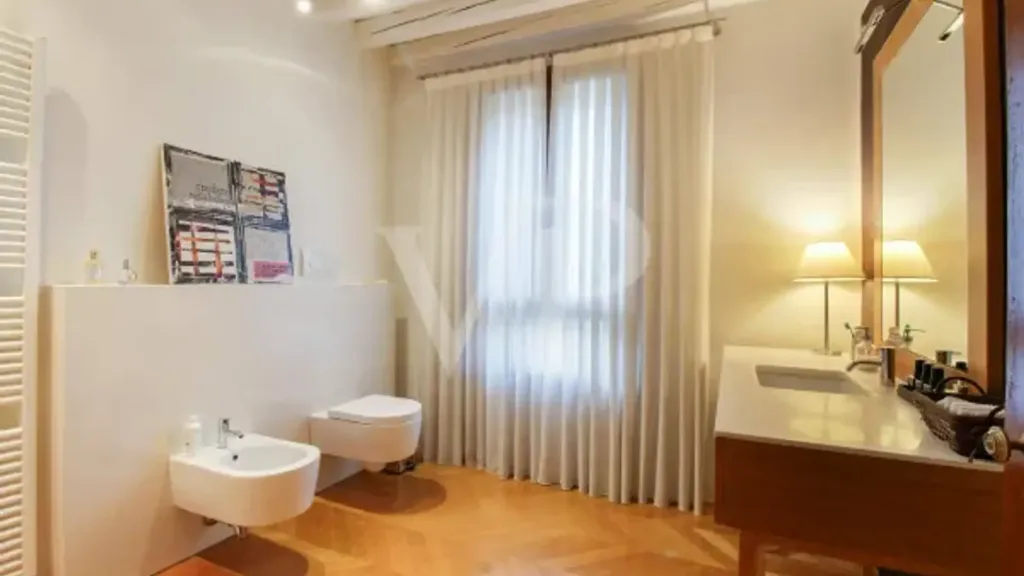 Salles de bain - Rustic Terraced House with Terrace in Schio