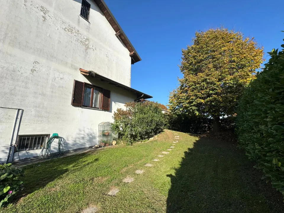 Aed - Three-sided Villa with Garden in Mortara
