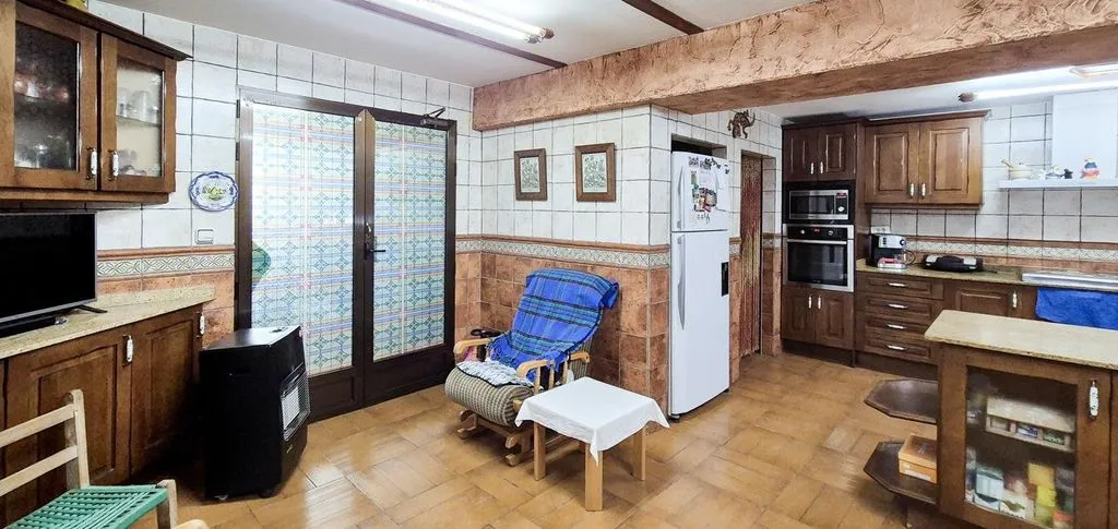 Cuisine - Luxury Villa with Pool in Elche, Valencia