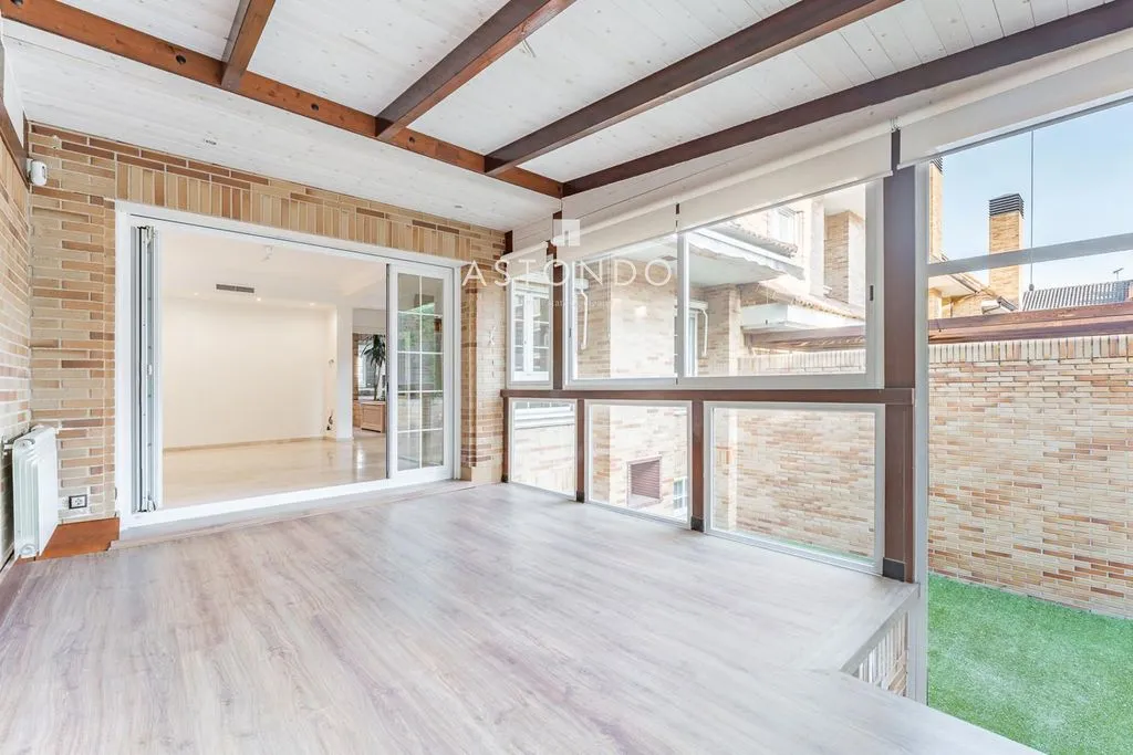 Terrasse - Luxury Townhouse with Pool in Madrid