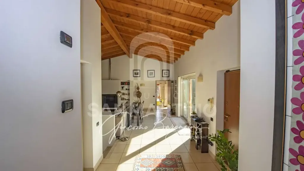 Entrée - Villa with Garden in Travedona-Monate