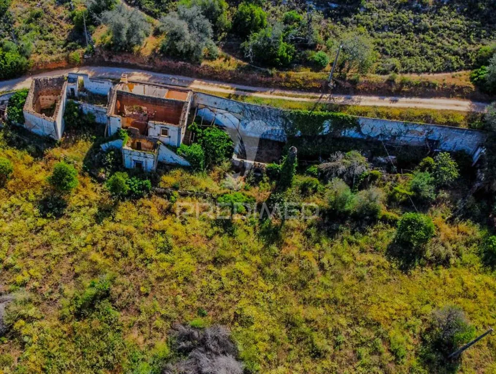Õhuvaade - Ruined Property with Large Plot in Alcantarilha