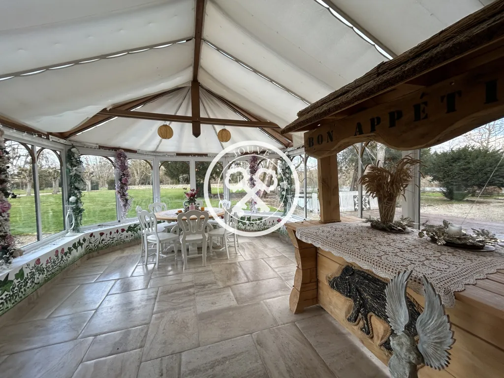 Terrass - Manor with River View near Bar-sur-Aube