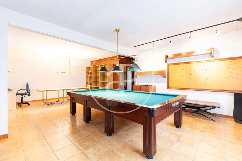 Pièces - Luxury Villa with Pool in Sabadell