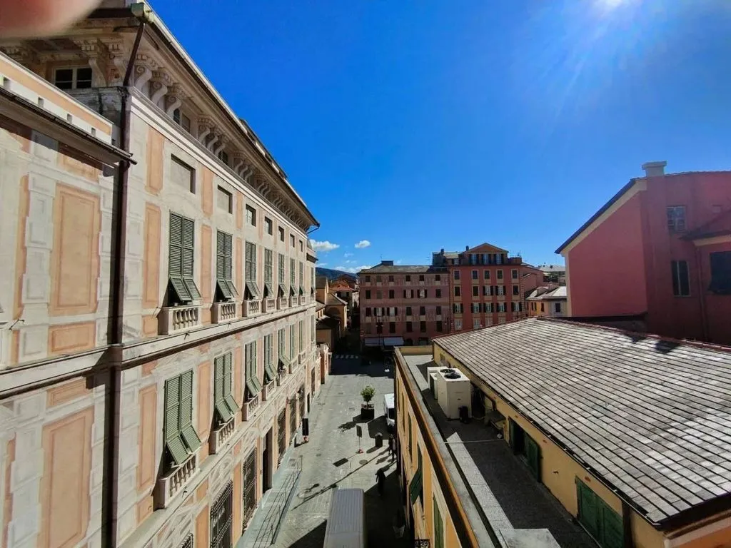 Rõdu - Luxury Apartment with Historic View in Chiavari