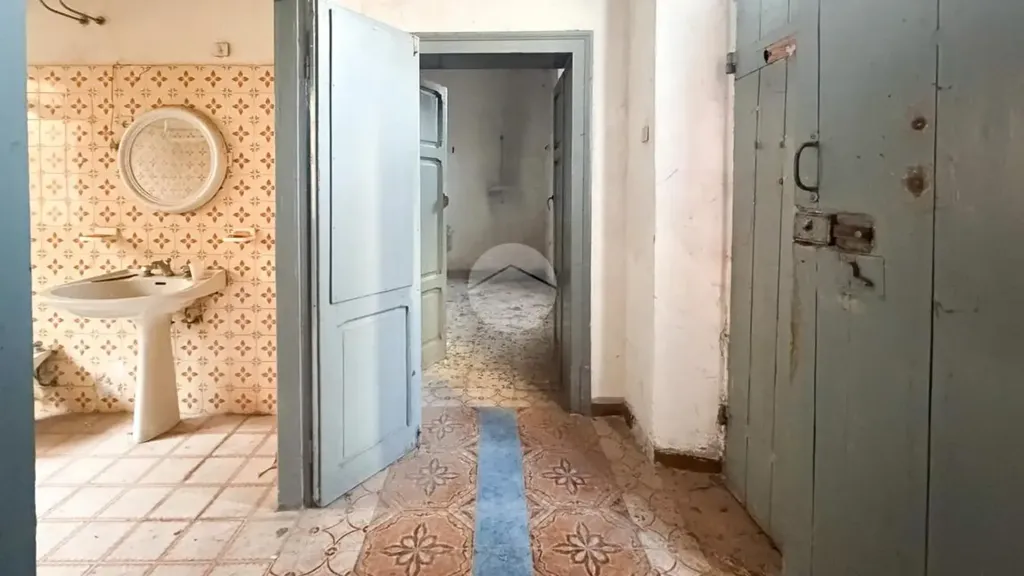 Vannitoad - Semi-detached House with Terrace in Avezzano