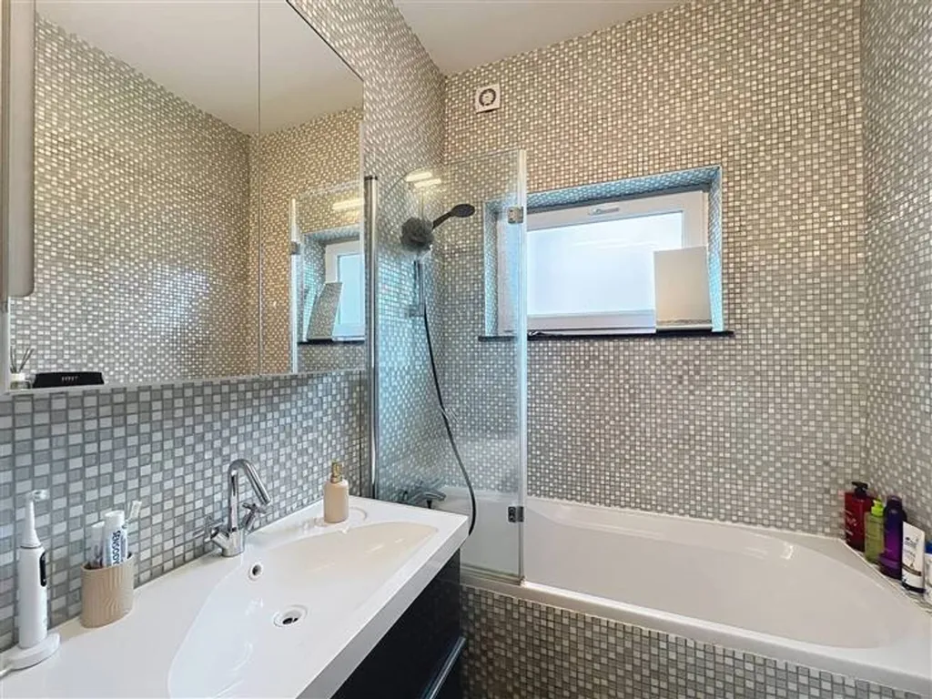 Vannitoad - Flat with Meuse River View in Anseremme