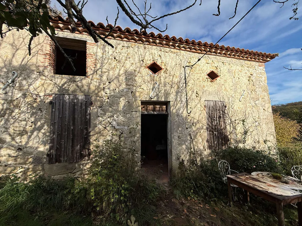 3-toaline maja asukohas Saint-Sylvestre-Sur-Lot