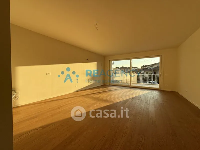 Séjour - Newly Built Triplex with Terrace in Creazzo