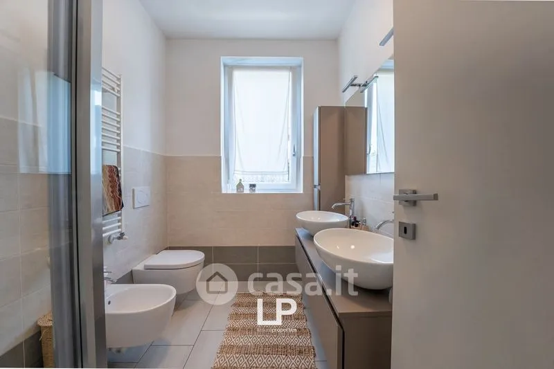 Salles de bain - Bifamiliar Villa with Pool in Sesto Calende