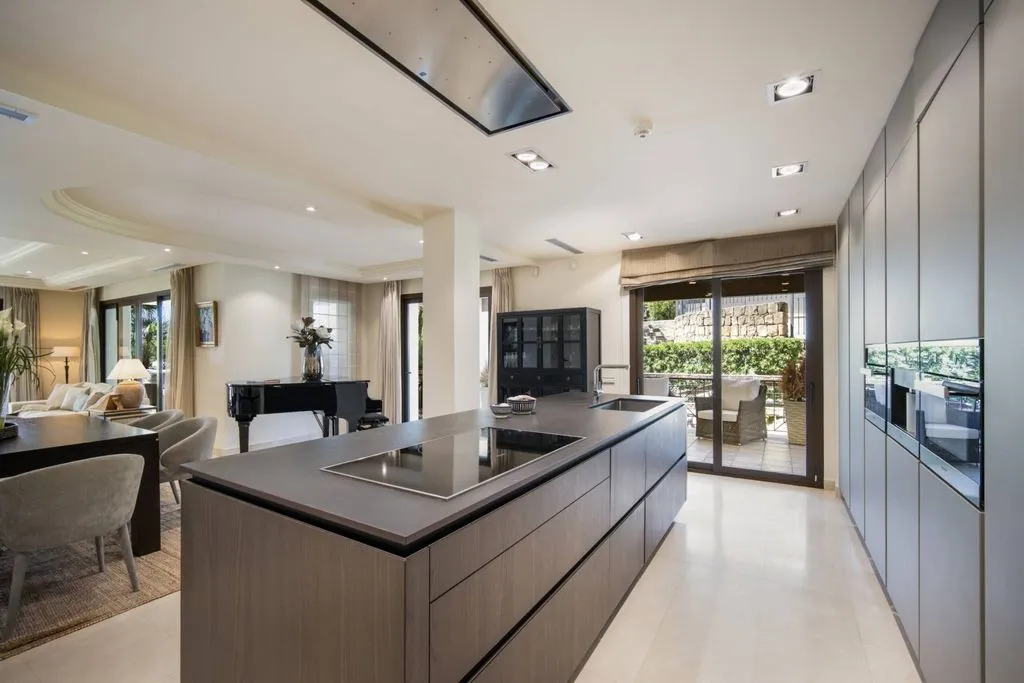 Cuisine - Luxury Villa with Pool in Nueva Andalucia, Marbella
