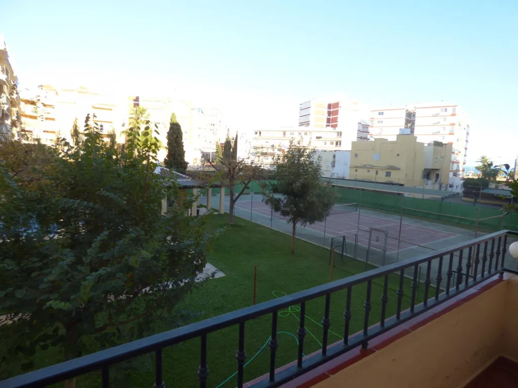 Rõdu - Spacious Flat with Terrace in Torre del Mar
