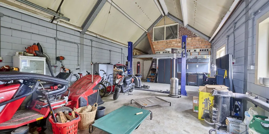 Garage - Maison semi-détachée avec loods à Achel