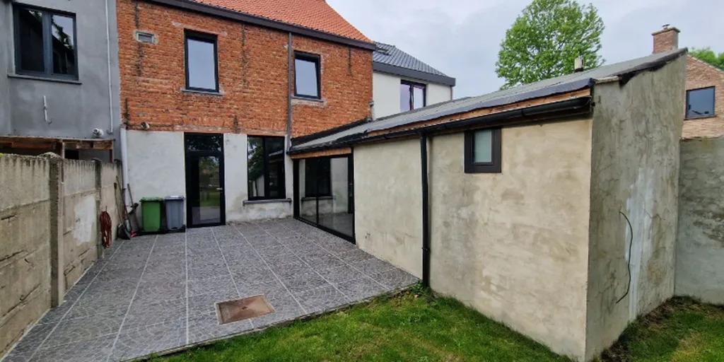 Aed - Renovatable House with Garden in Waasmunster