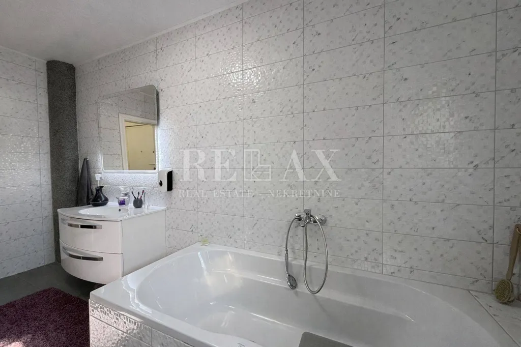 Salles de bain - Adapted Apartment with Private Garden in Senj