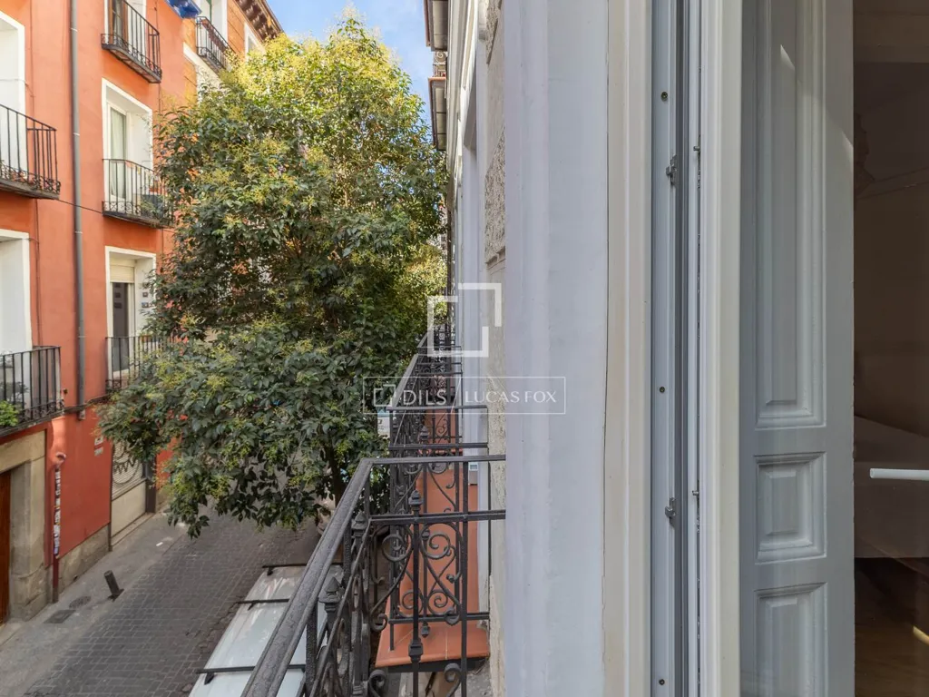 Rõdu - Exterior Apartment with Balconies in Madrid