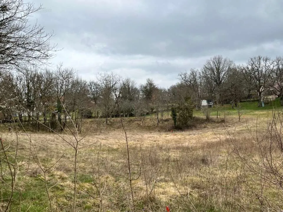 Jardin - Terrain avec Vue Dégagée à Béduer