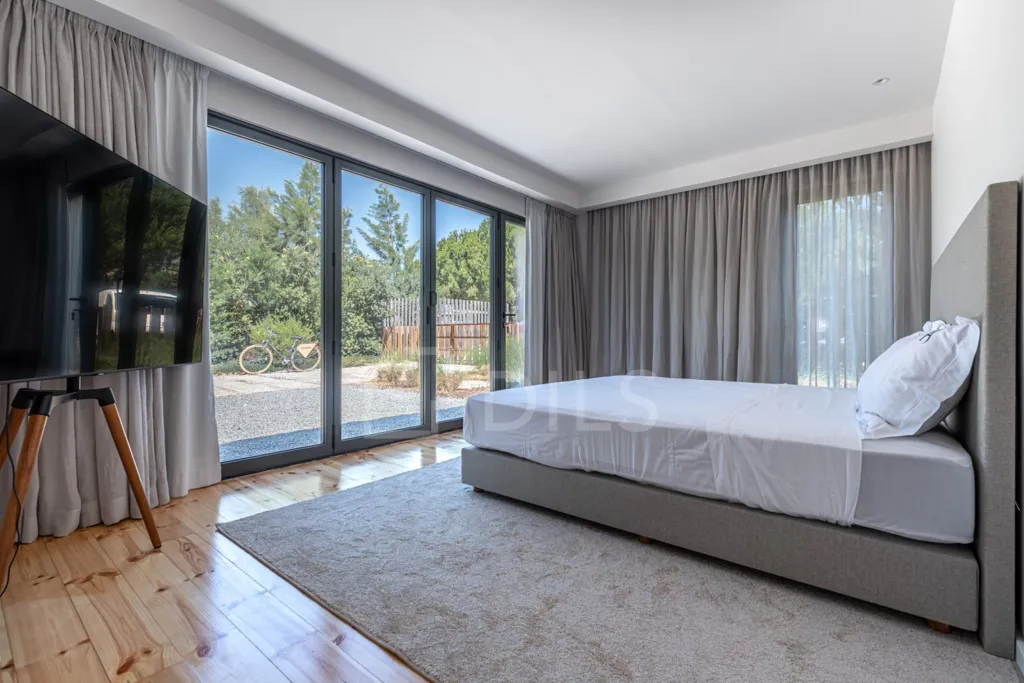 Bedrooms - Modern Villa with Sea View in Troia Resort