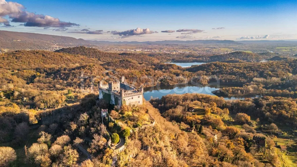 Õhuvaade - Panoramic Castle with Garden in Montalto Dora