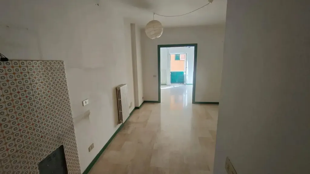 Esik - Bright Apartment with Ascensor in Chiavari
