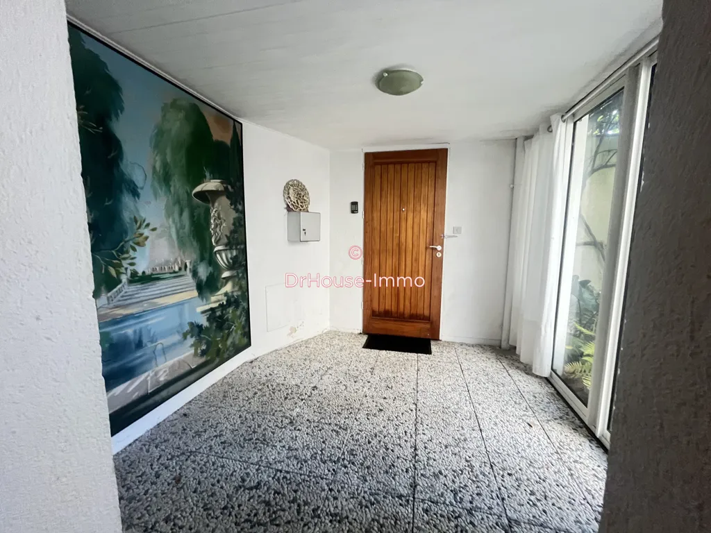 Entrée - Maison des Années 90 avec Jardin à Angers