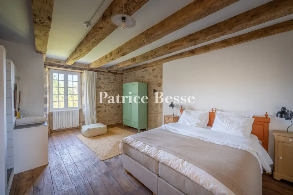 Chambres - Manoir du 17e s. avec Dépendances en Corrèze